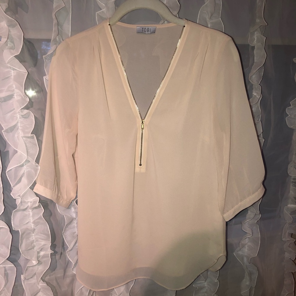 Pink top w zipper front